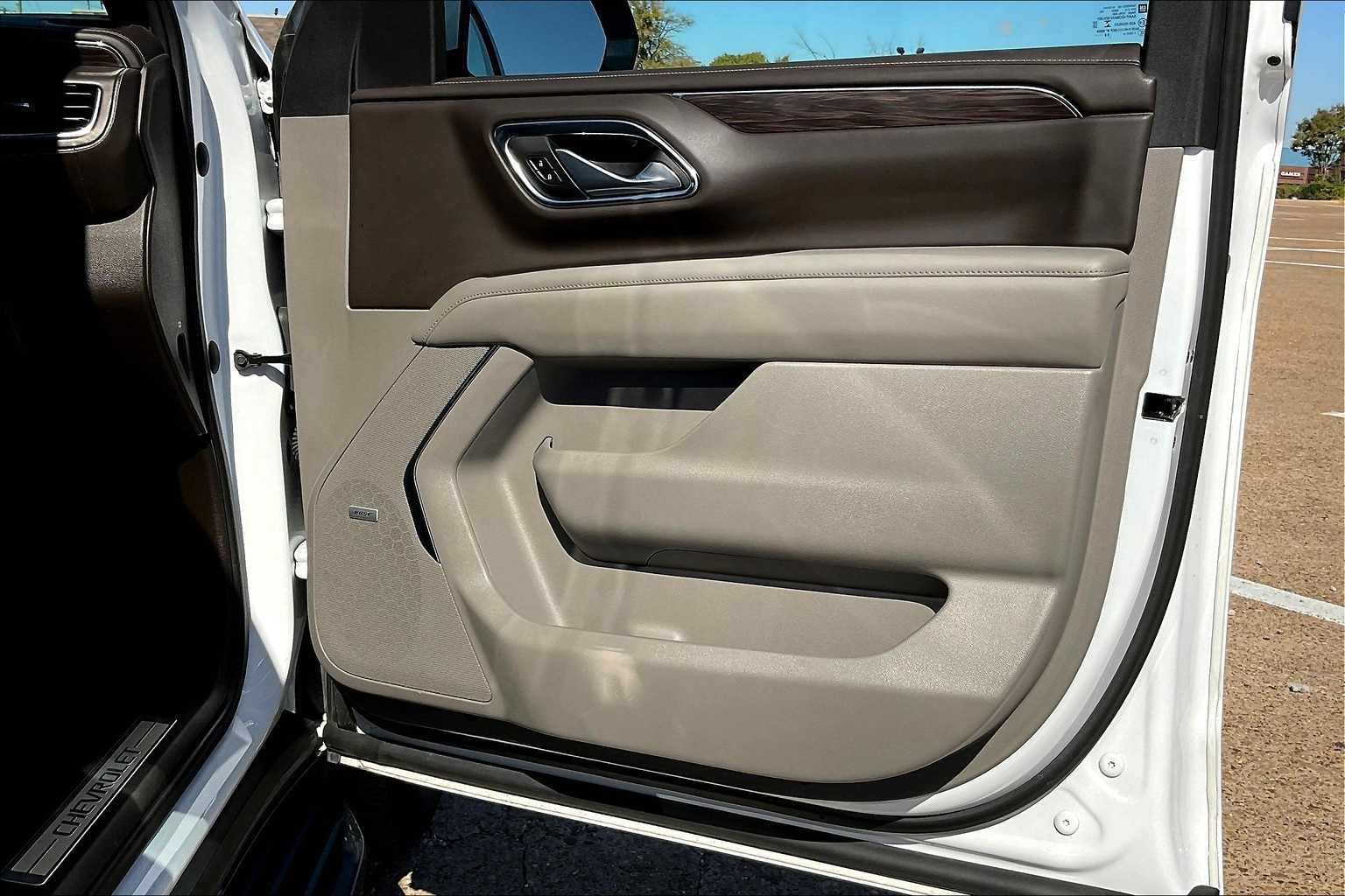 Thumbnail: 2023 Chevrolet Suburban - 28