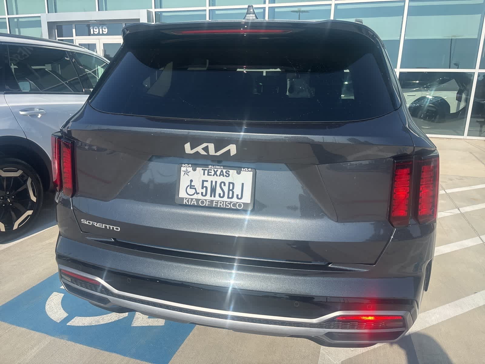 Thumbnail: 2023 Kia Sorento - 3