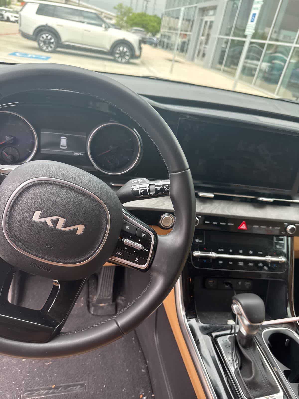 Thumbnail: 2024 Kia Carnival - 8