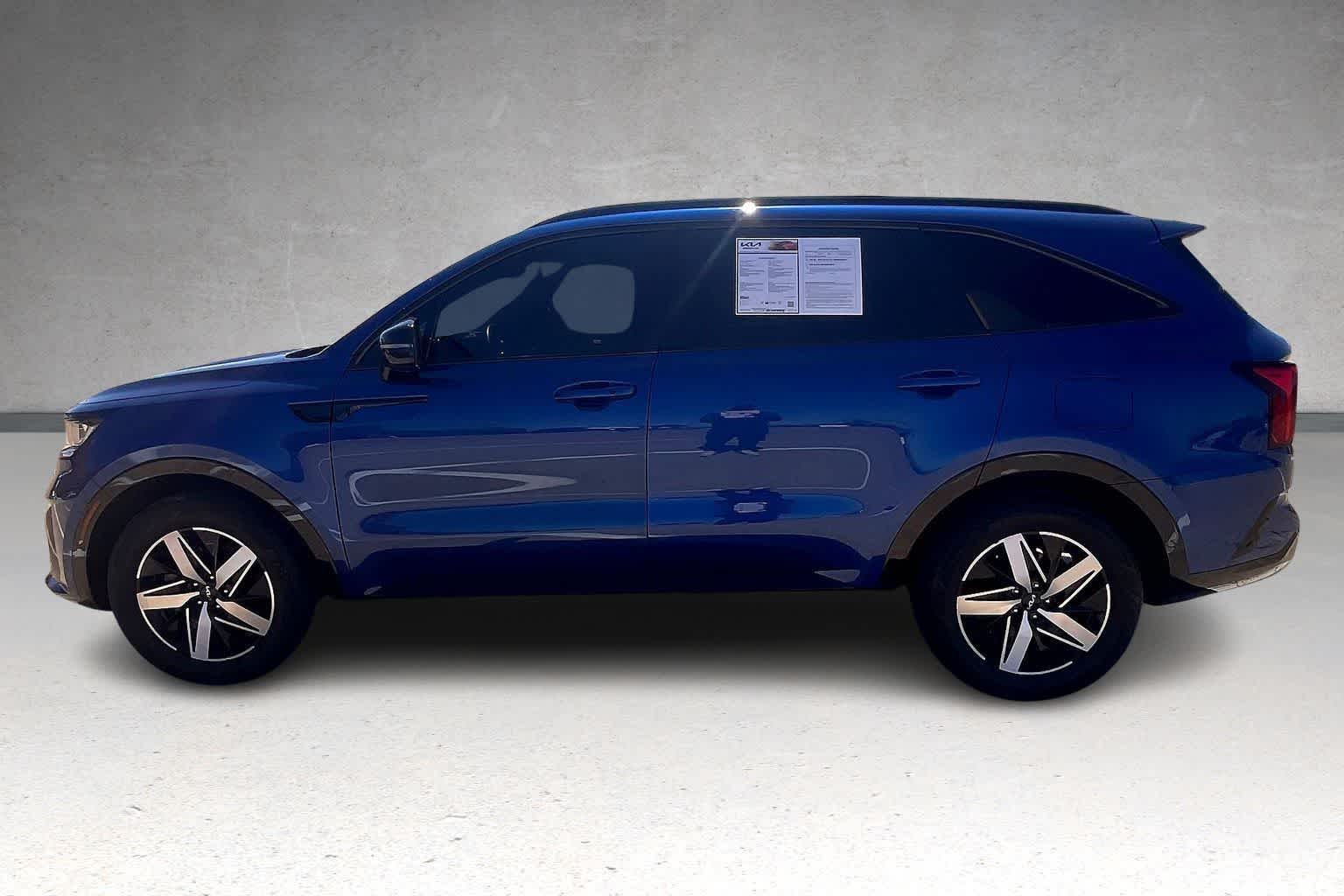 Thumbnail: 2023 Kia Sorento - 3