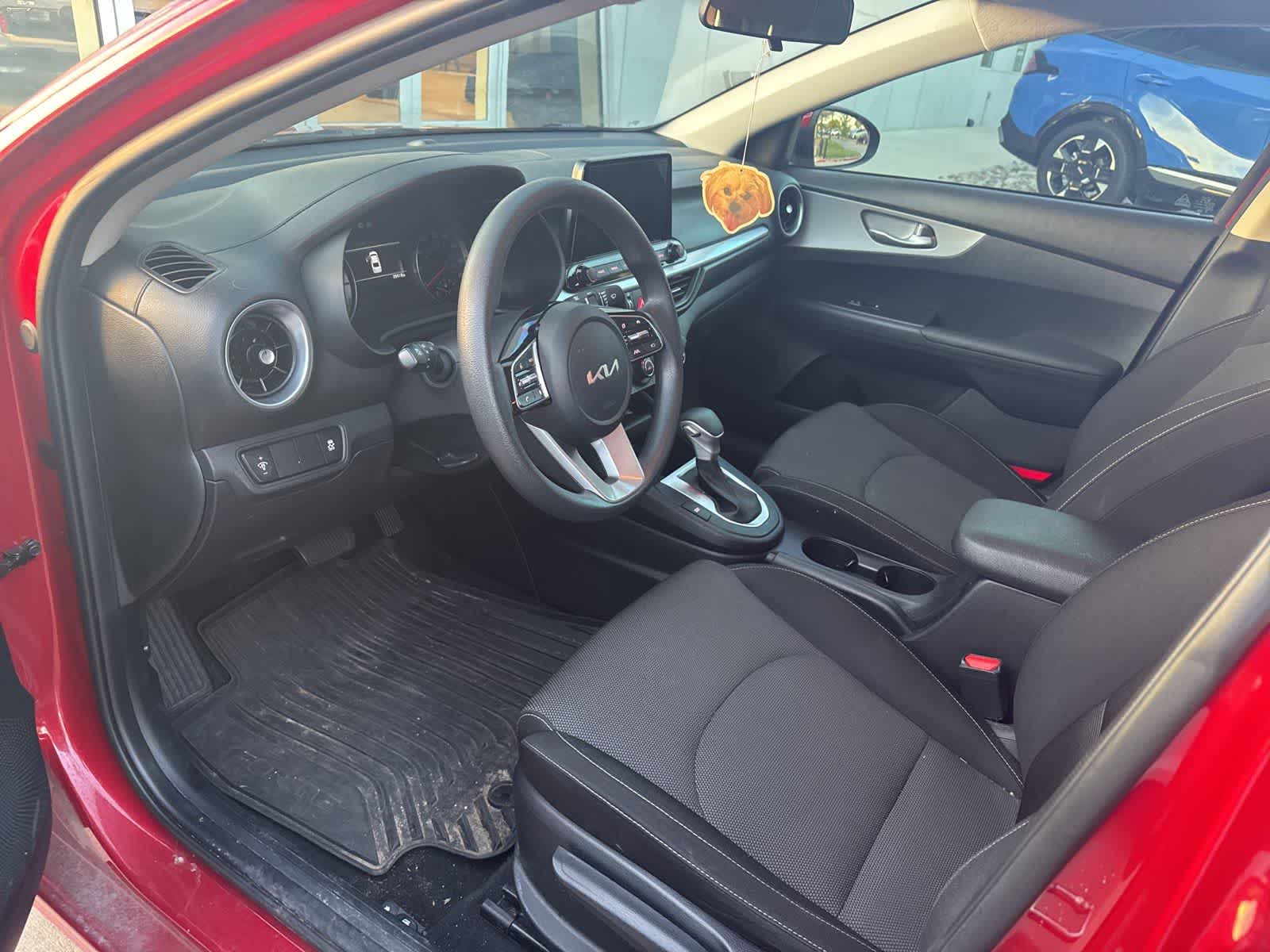 Thumbnail: 2023 Kia Forte - 9