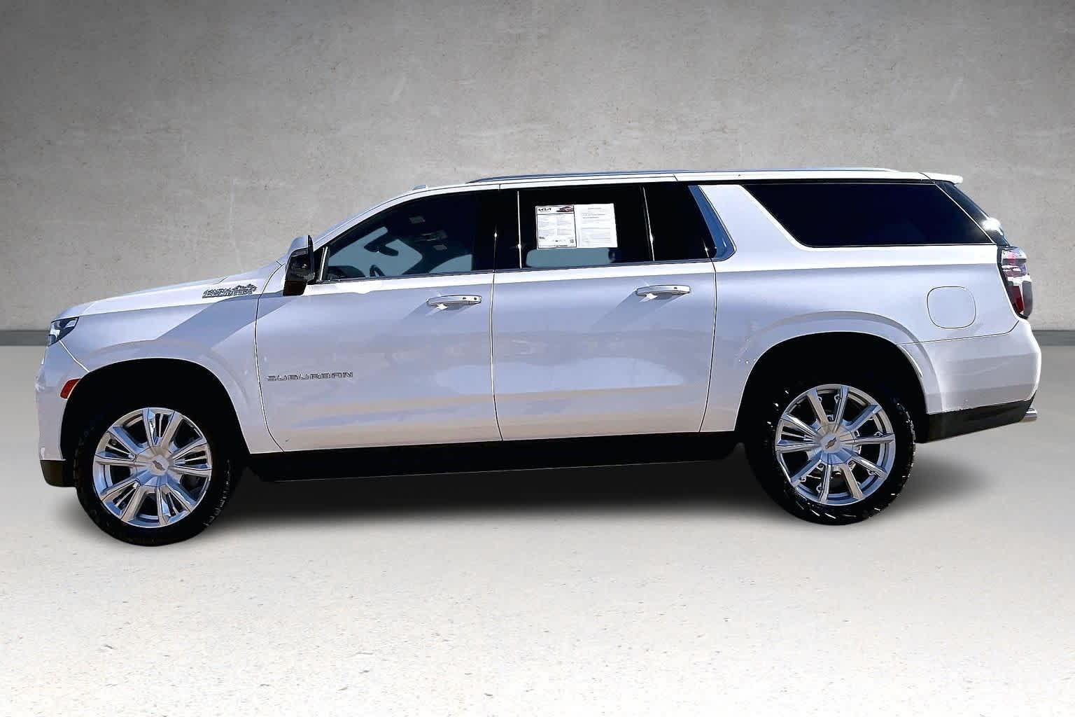 Thumbnail: 2021 Chevrolet Suburban - 3