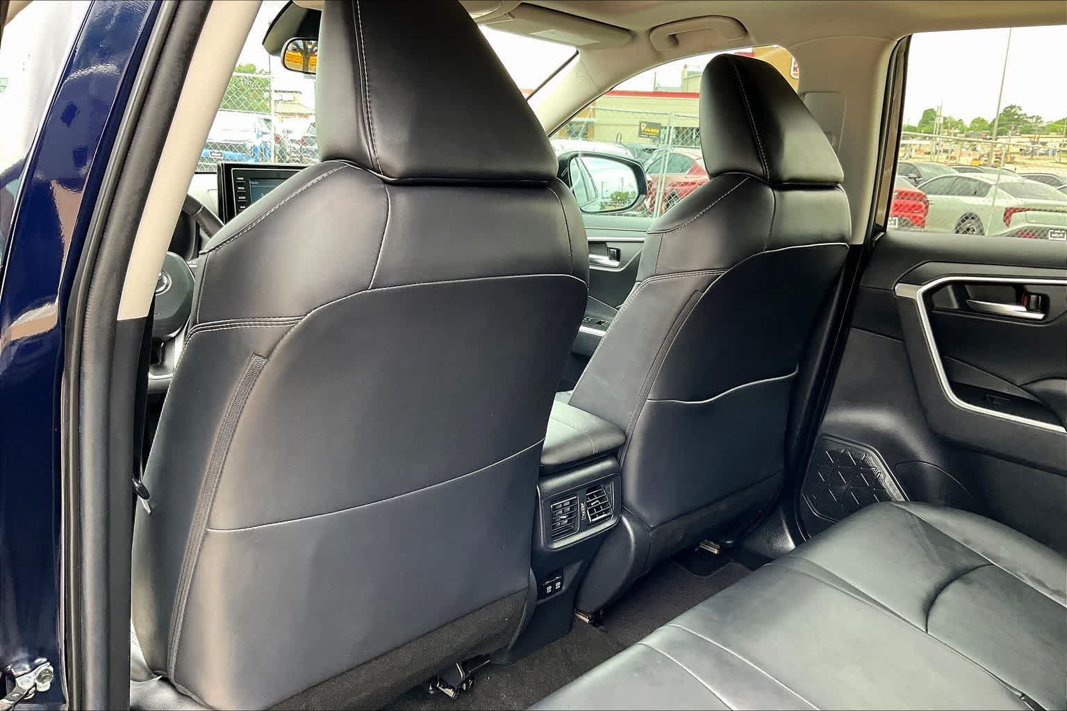 Thumbnail: 2020 Toyota RAV4 - 12