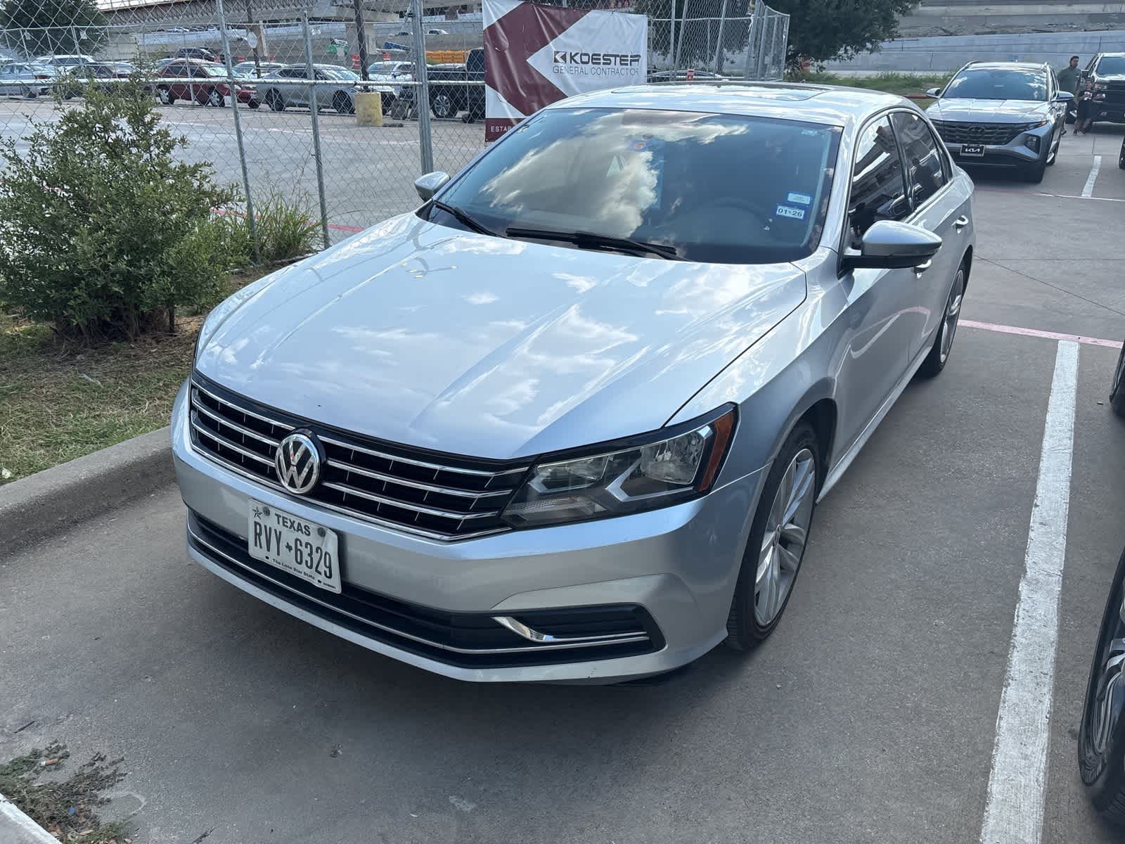 Thumbnail: 2019 Volkswagen Passat - 3