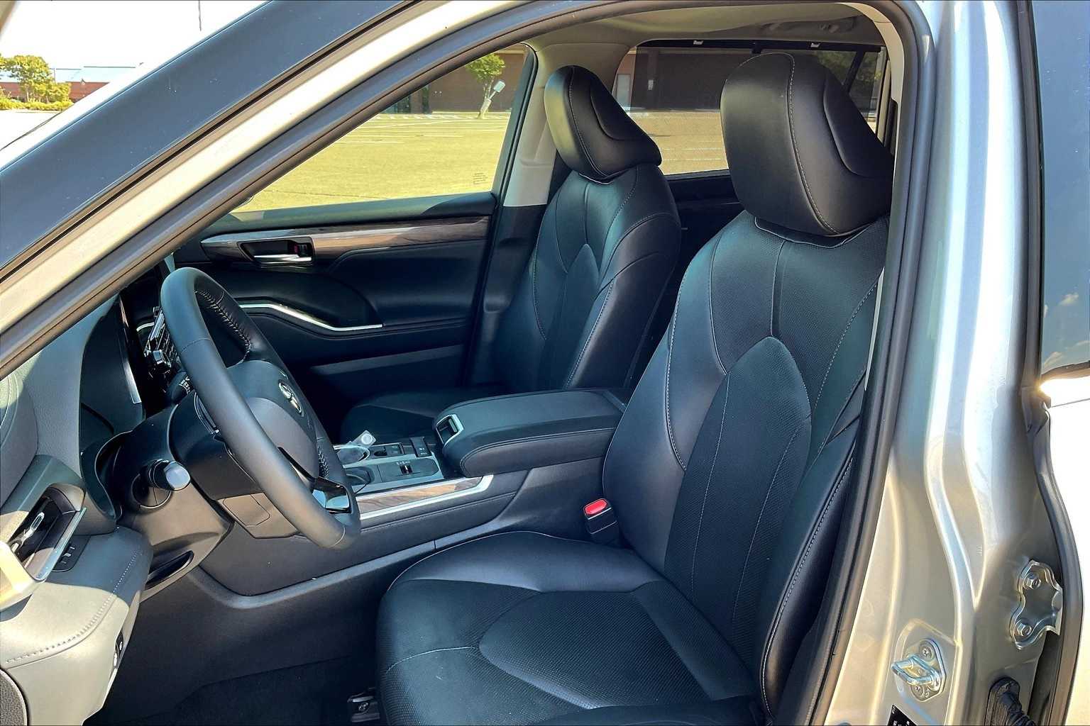 Thumbnail: 2021 Toyota Highlander - 11