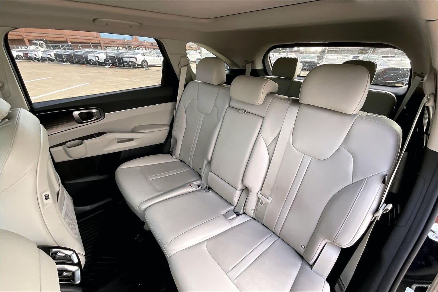 Thumbnail: 2025 Kia Sorento - 27