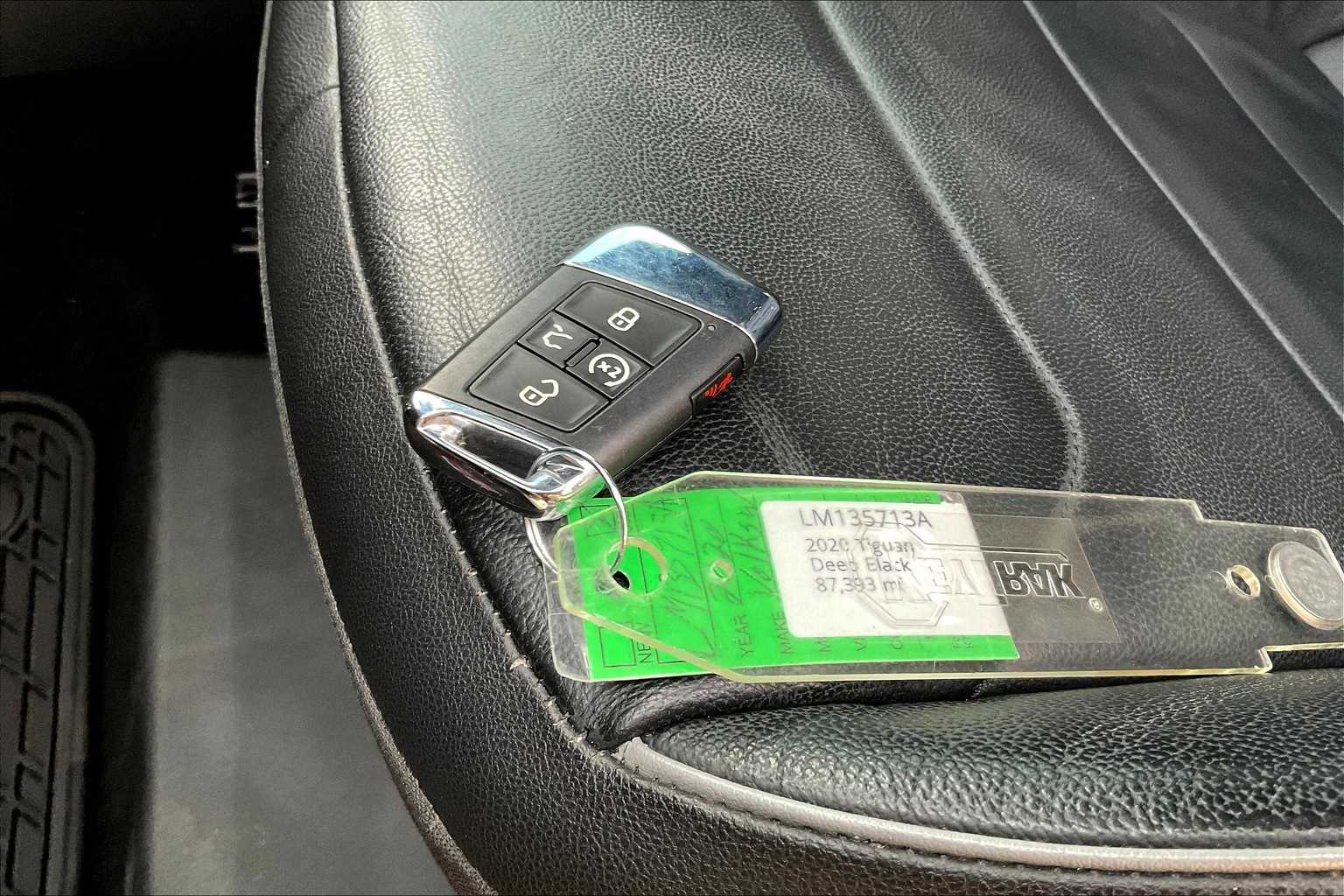 Thumbnail: 2020 Volkswagen Tiguan - 19