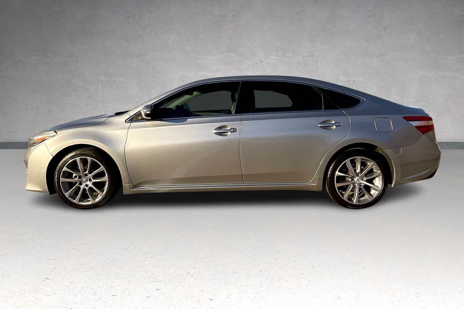 2015 Toyota Avalon XLE Touring photo 3