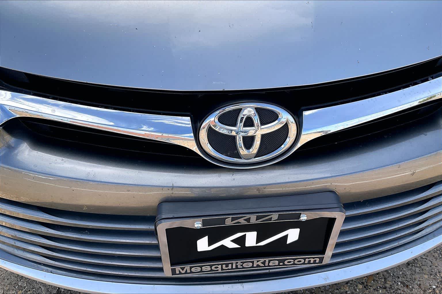 Thumbnail: 2017 Toyota Camry - 32