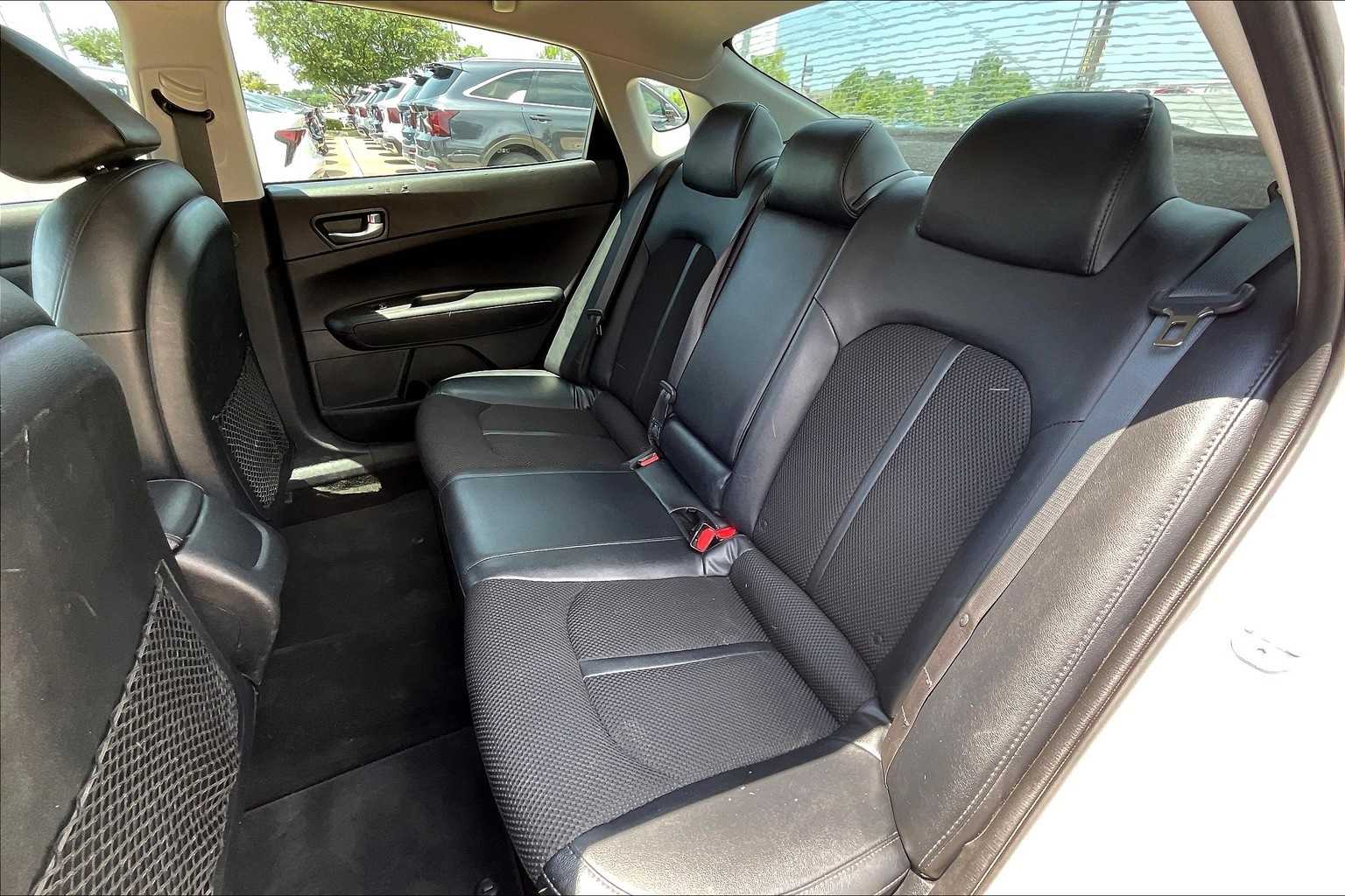 2019 Kia Optima S 29