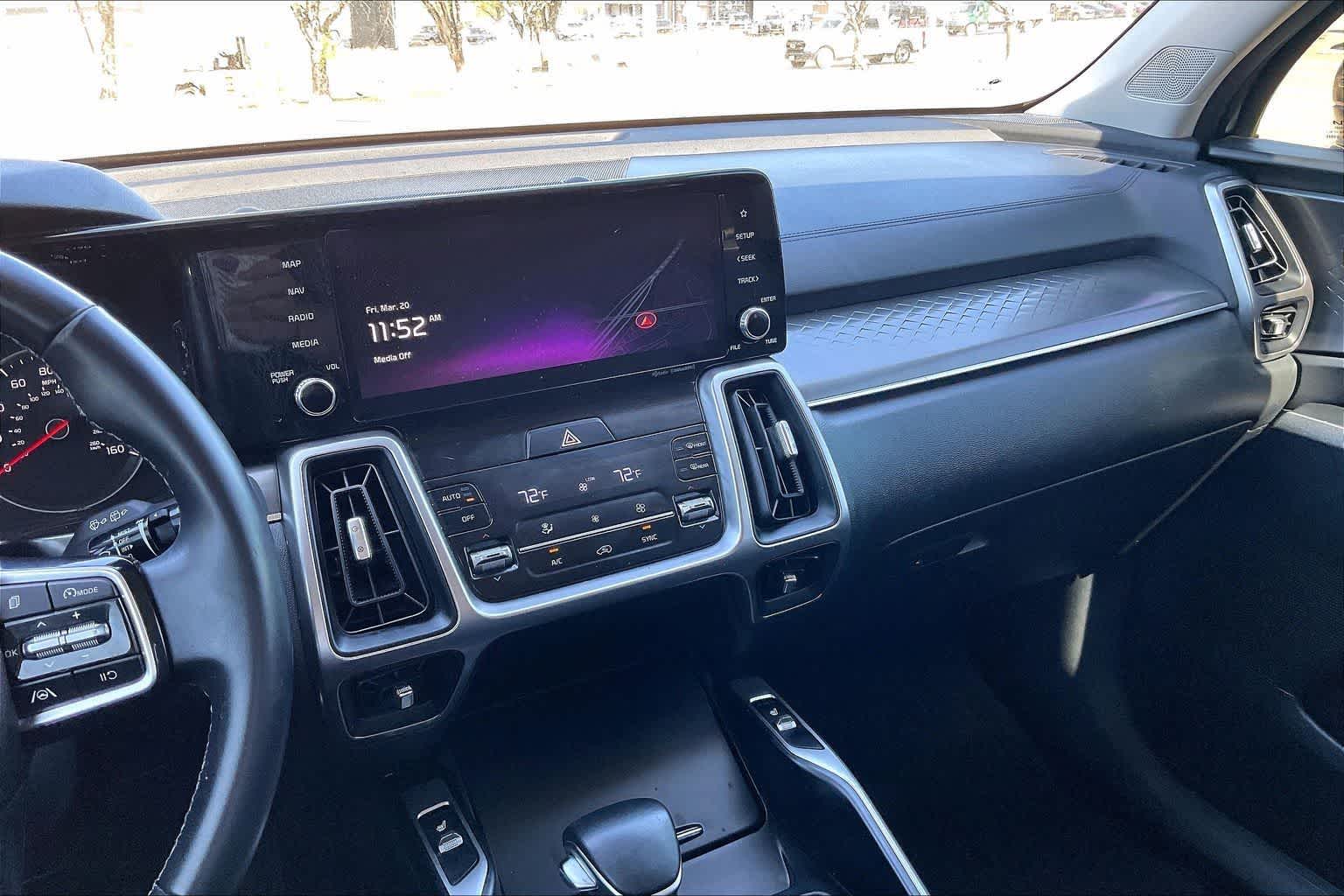 Thumbnail: 2023 Kia Sorento - 14