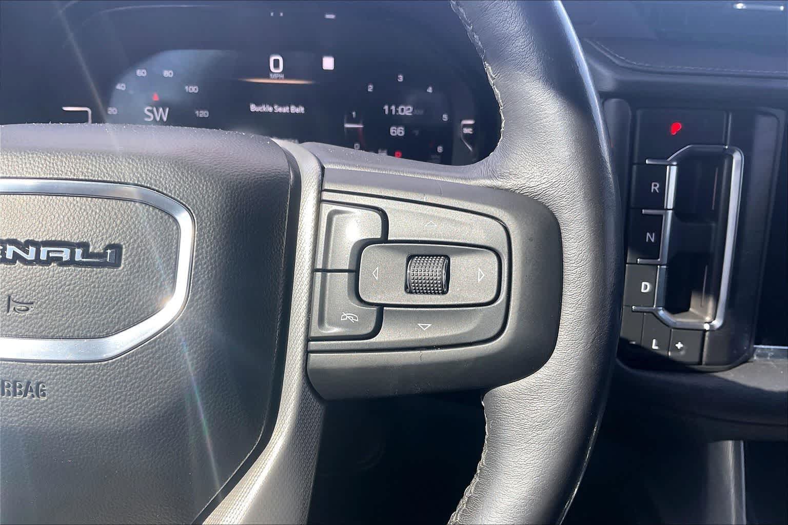 Thumbnail: 2022 GMC Yukon XL - 25