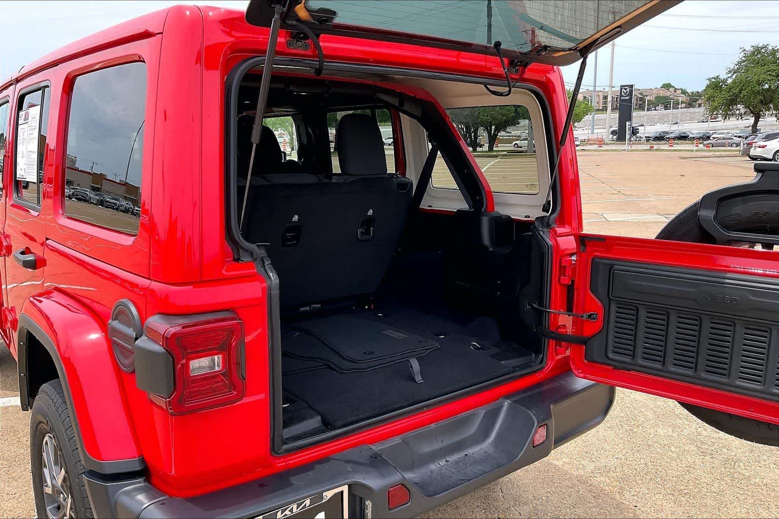 Thumbnail: 2025 Jeep Wrangler - 17
