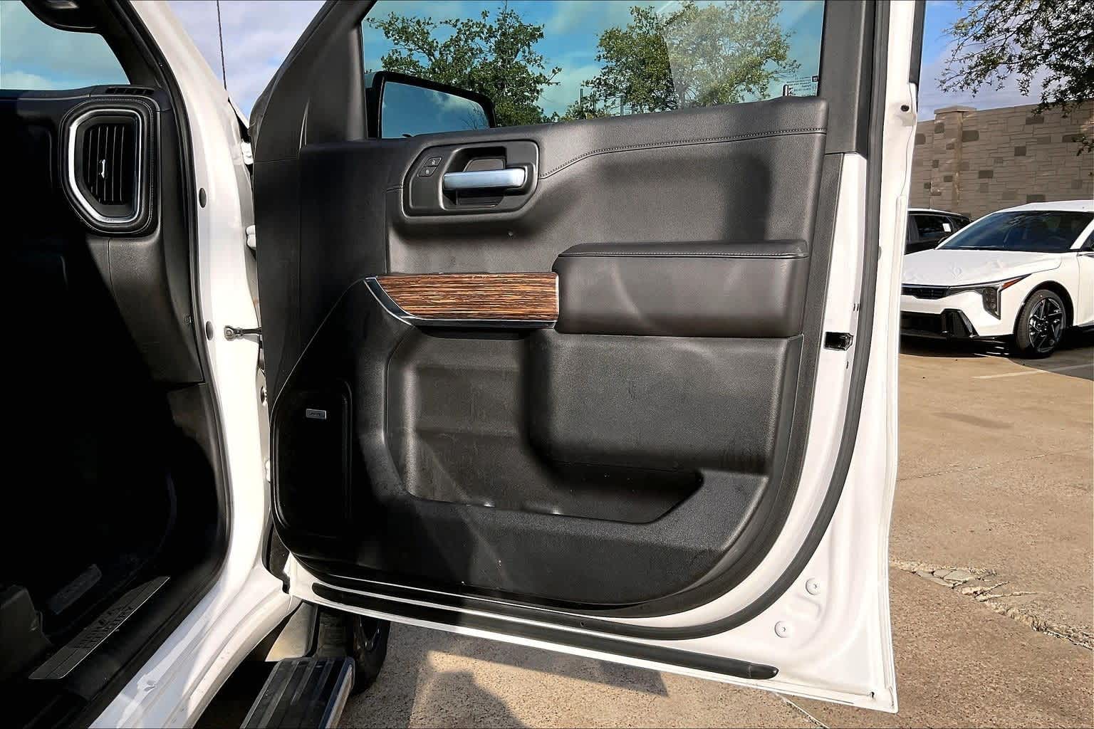 Thumbnail: 2019 Chevrolet Silverado 1500 - 28