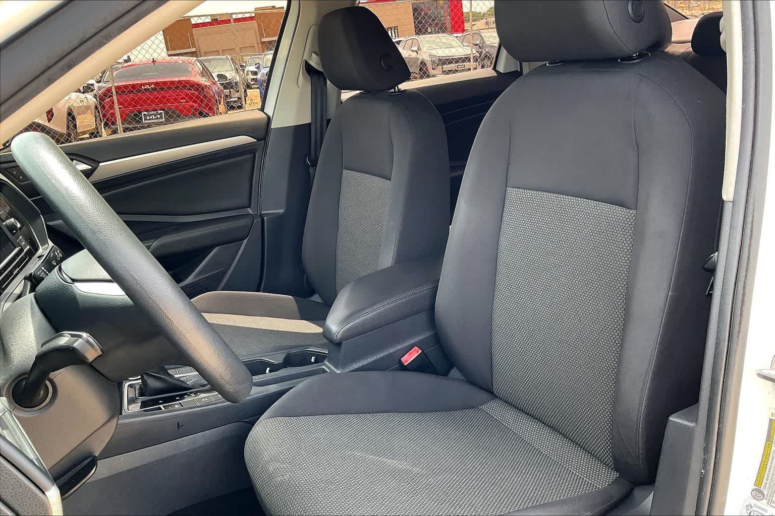 Thumbnail: 2019 Volkswagen Jetta - 10