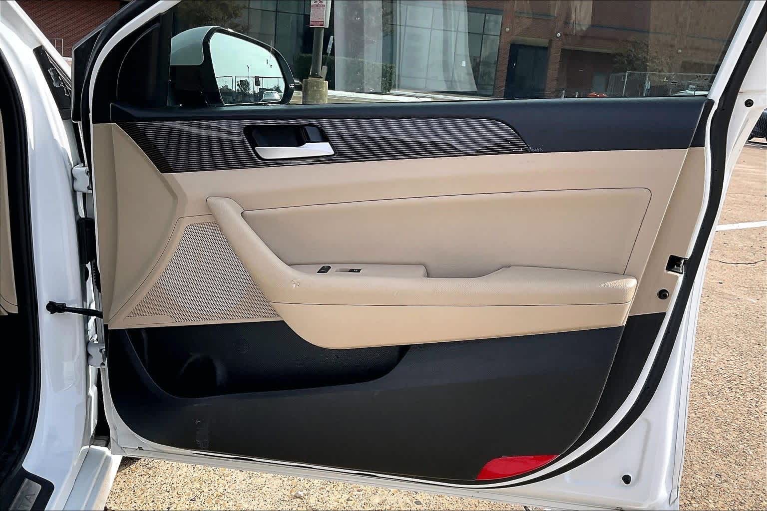 Thumbnail: 2018 Hyundai Sonata - 28