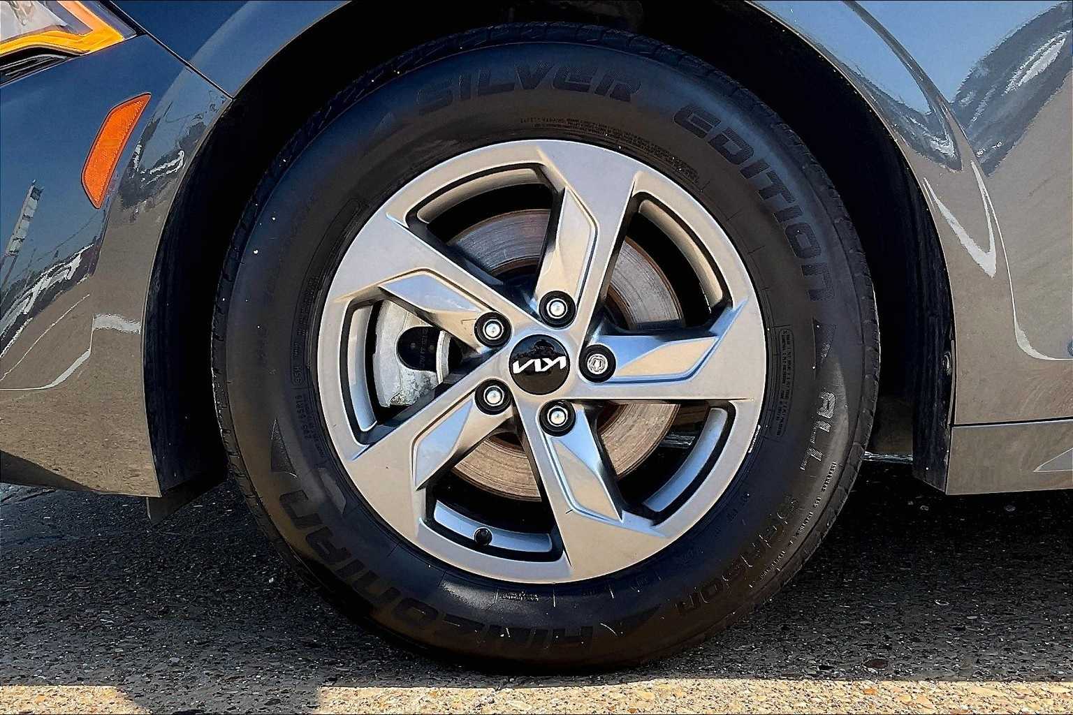 Thumbnail: 2023 Kia K5 - 7