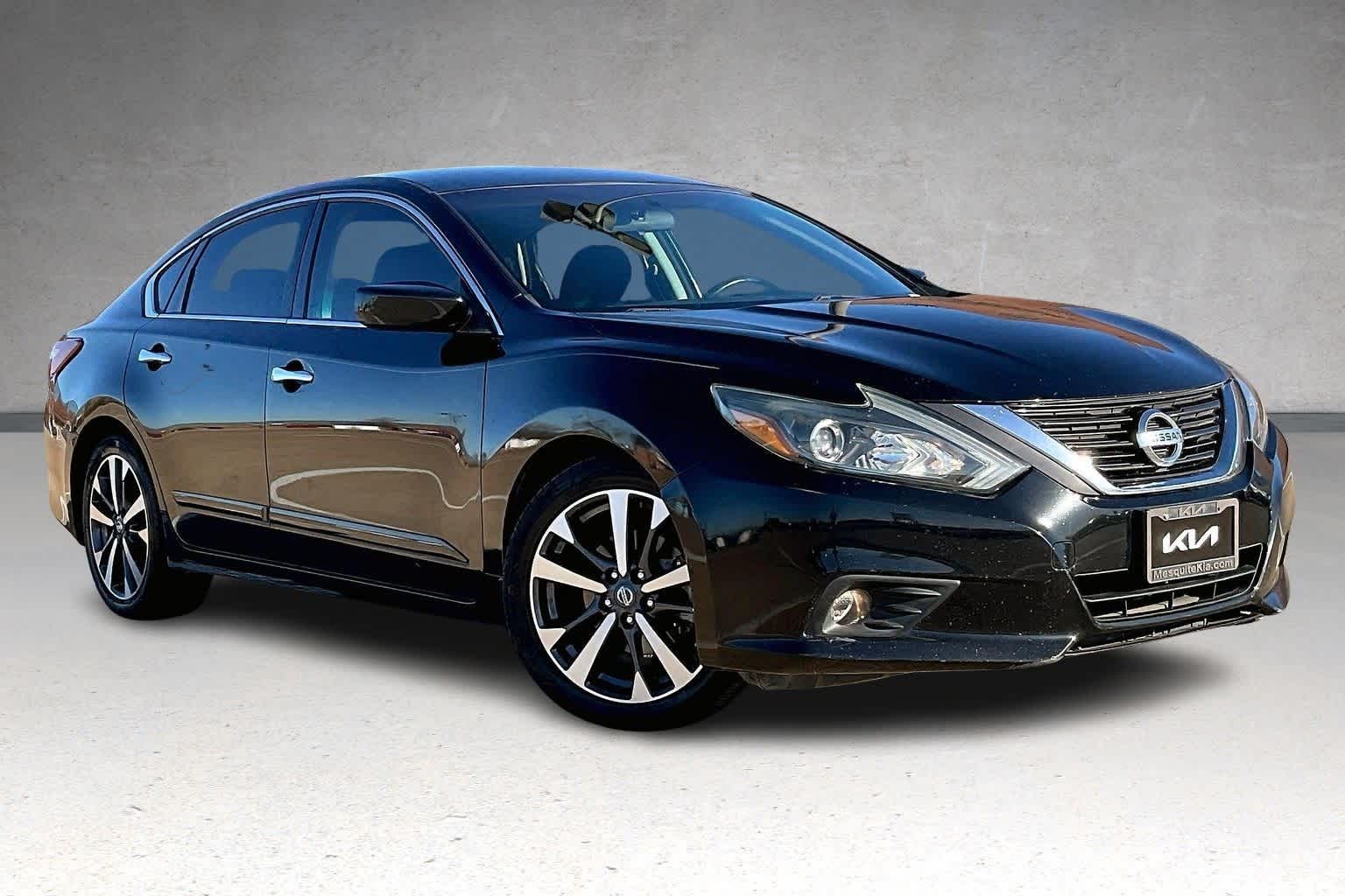 Thumbnail: 2017 Nissan Altima - 21