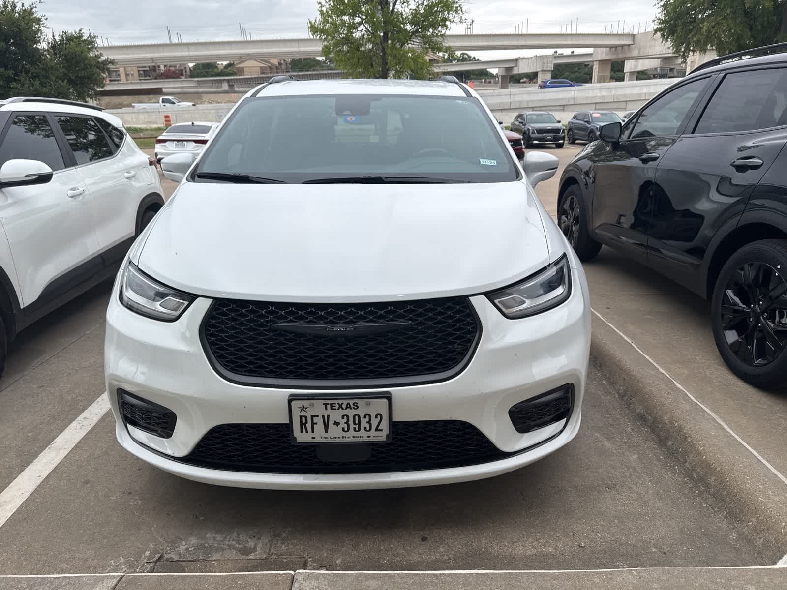 Thumbnail: 2021 Chrysler Pacifica - 2