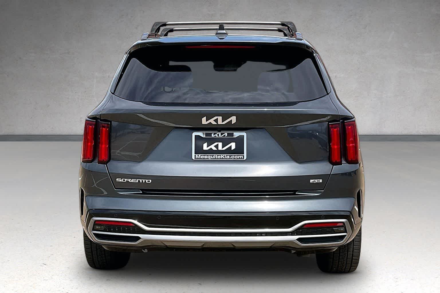Thumbnail: 2023 Kia Sorento - 5