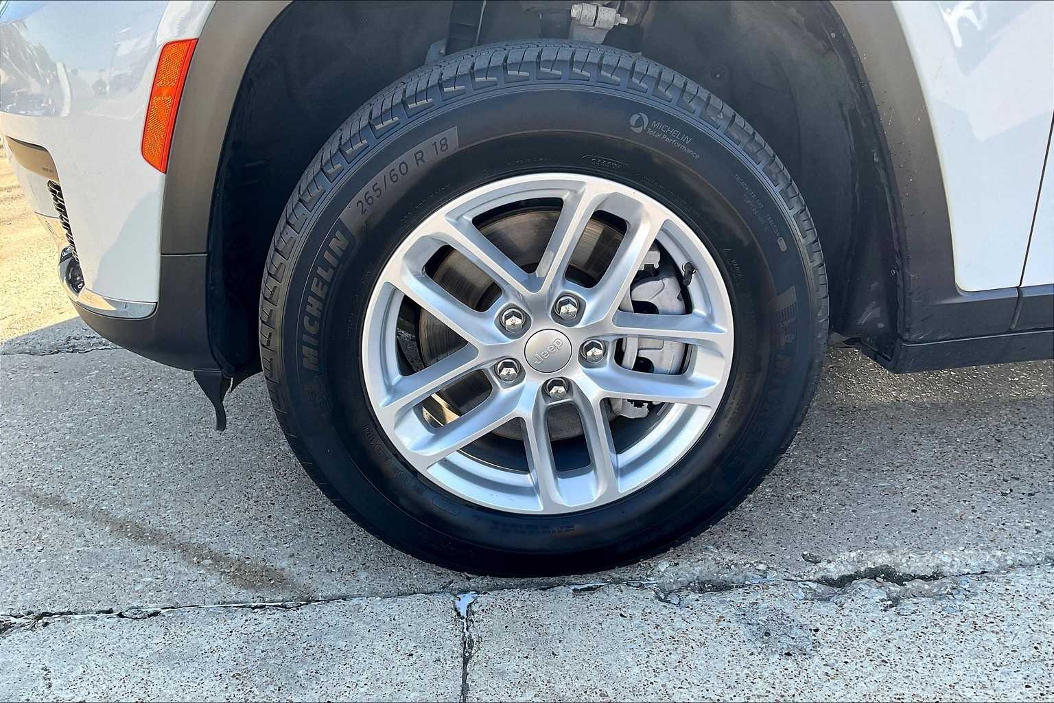 Thumbnail: 2023 Jeep Grand Cherokee - 8