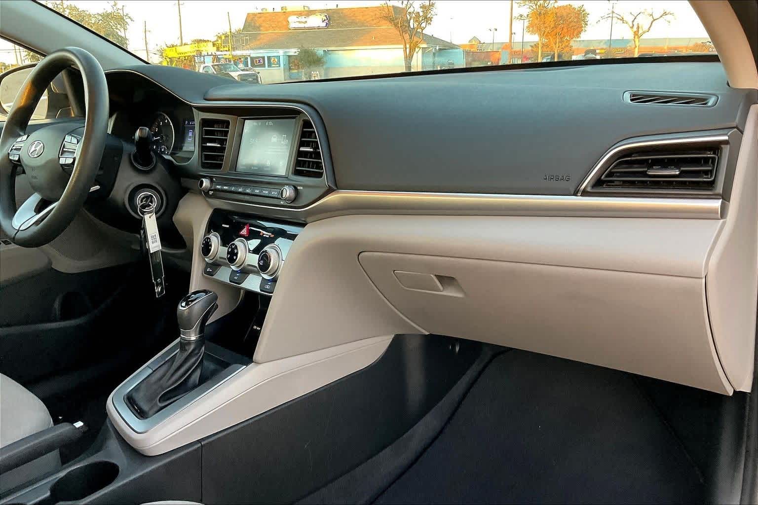 Thumbnail: 2019 Hyundai Elantra - 22