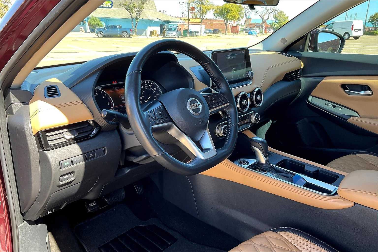 2022 Nissan Sentra SV photo 2