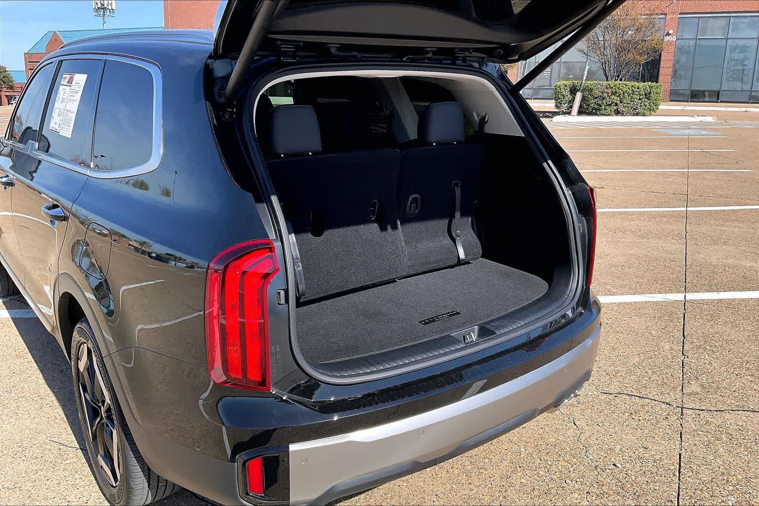 Thumbnail: 2025 Kia Telluride - 17