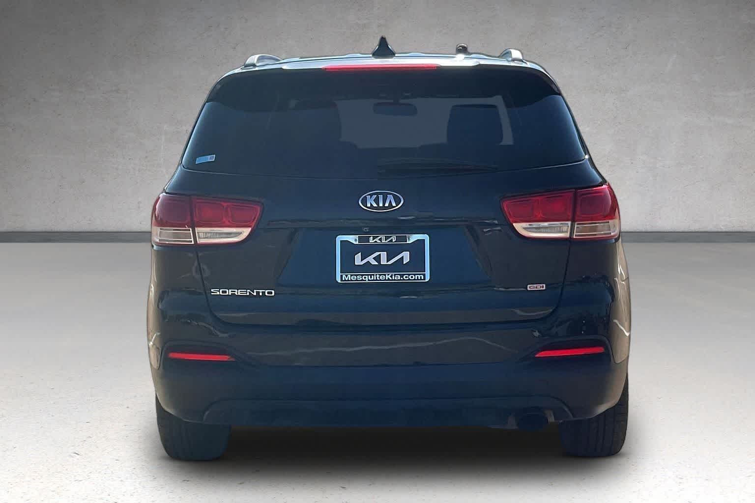 Thumbnail: 2016 Kia Sorento - 5