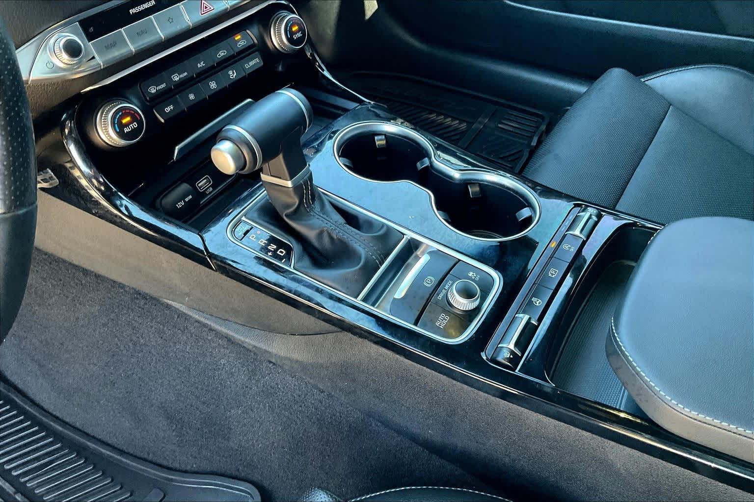 Thumbnail: 2023 Kia Stinger - 16