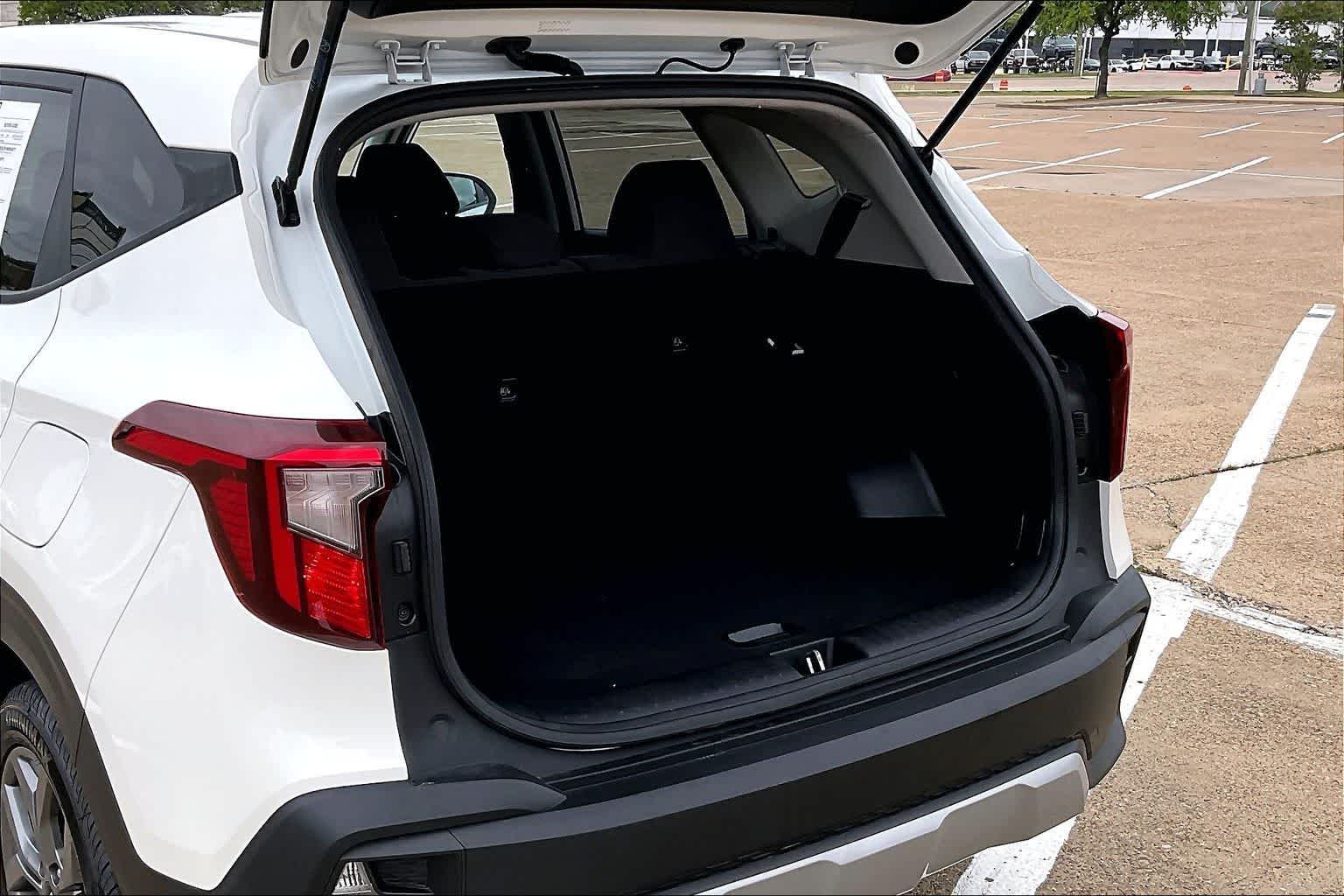 Thumbnail: 2024 Kia Seltos - 18