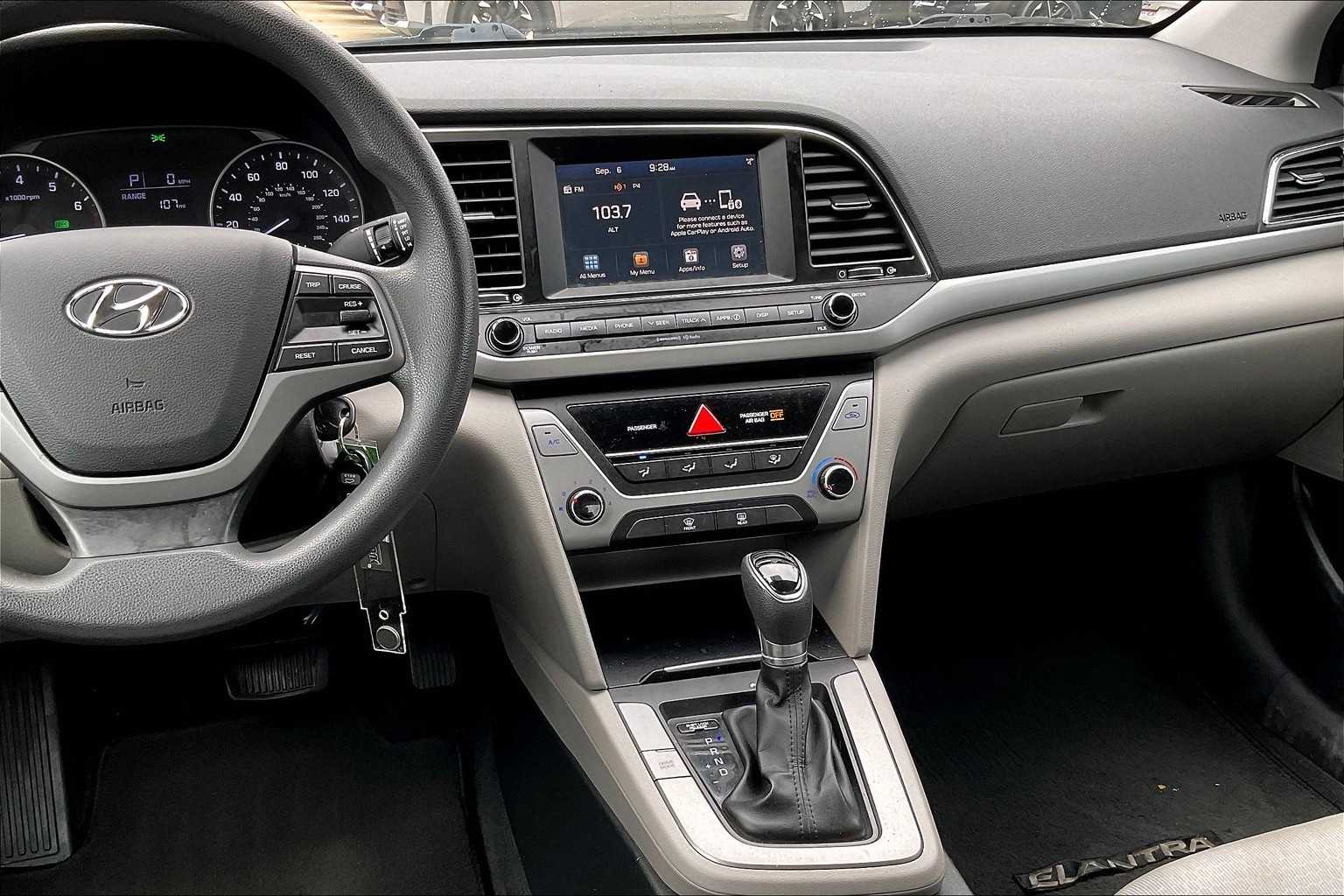 Thumbnail: 2017 Hyundai Elantra - 14