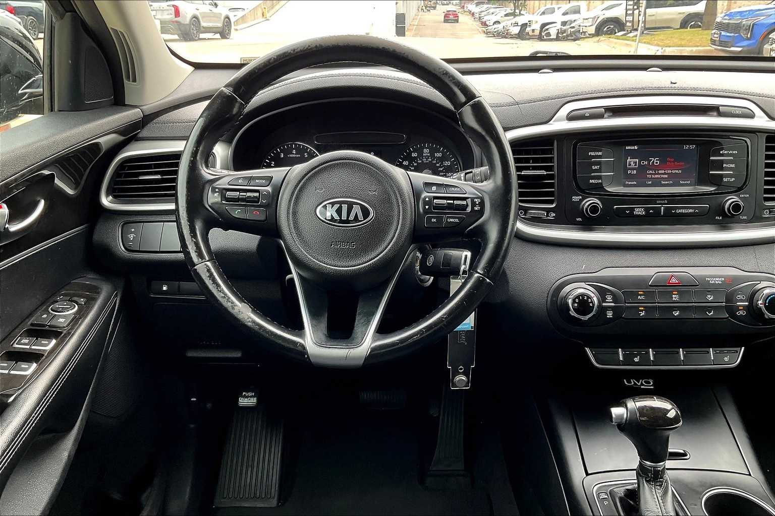 Thumbnail: 2016 Kia Sorento - 14
