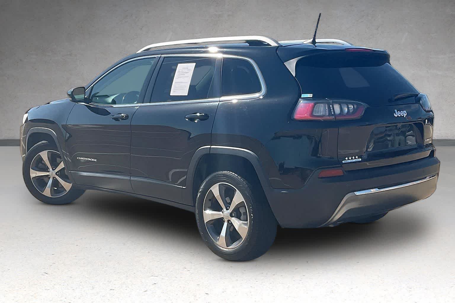 Thumbnail: 2019 Jeep Cherokee - 3