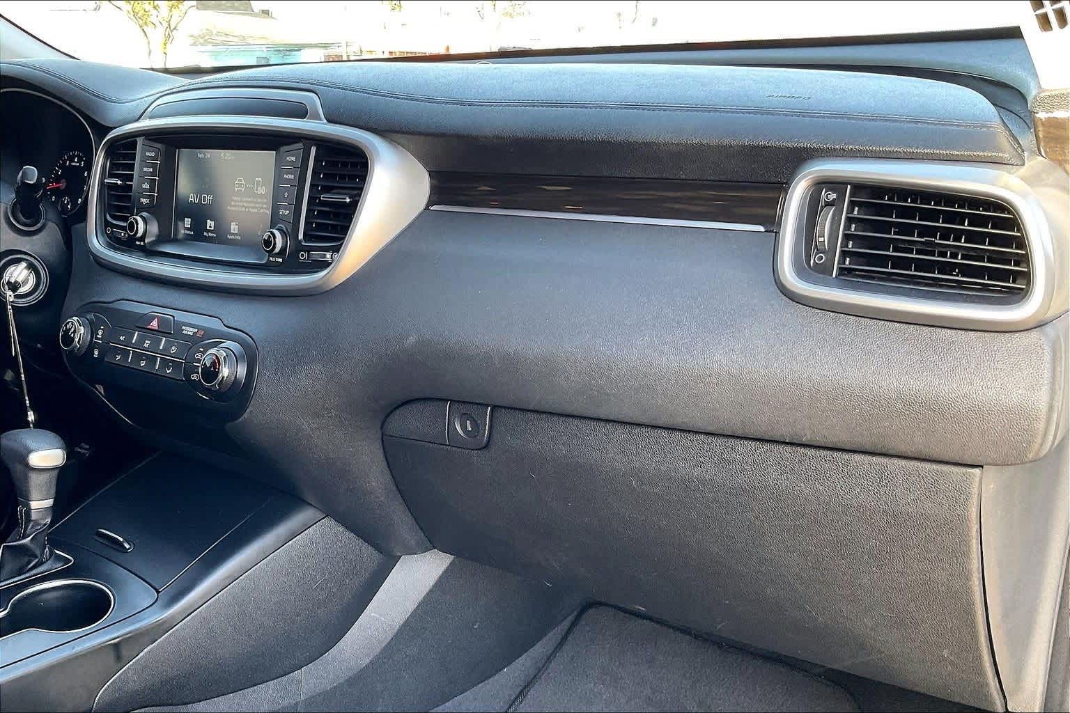 Thumbnail: 2020 Kia Sorento - 23