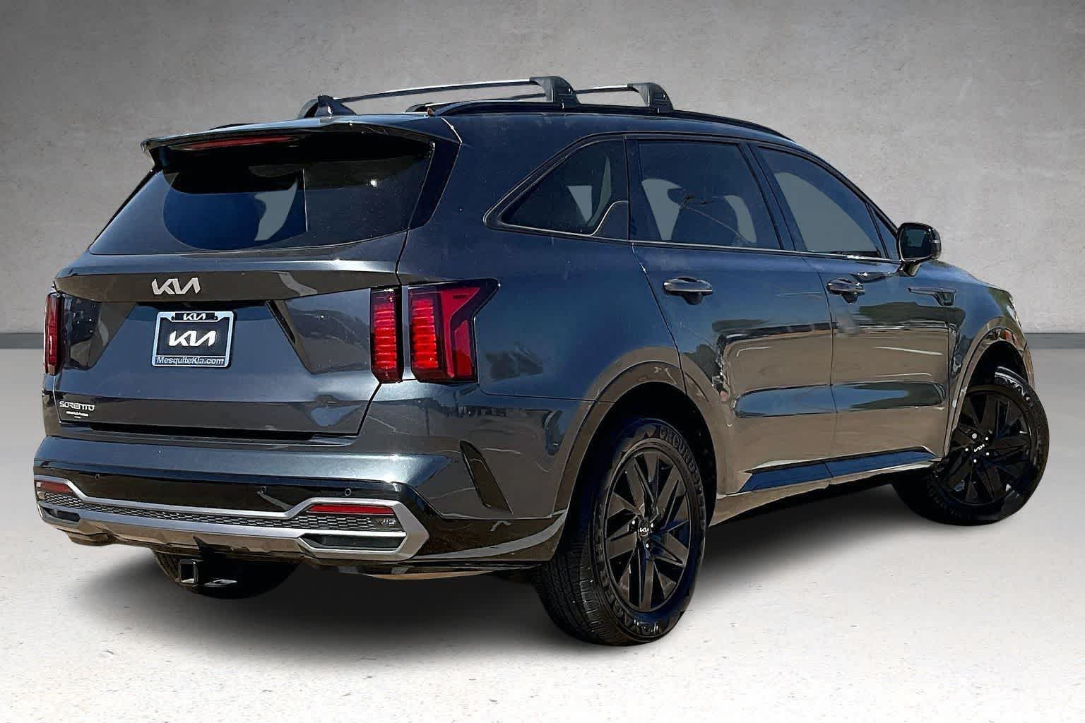 Thumbnail: 2023 Kia Sorento - 21