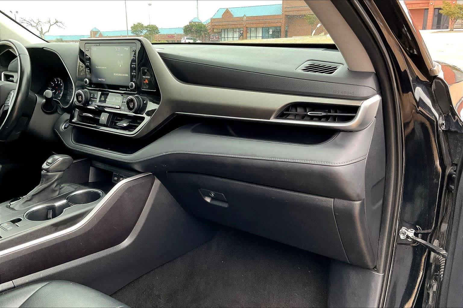 Thumbnail: 2021 Toyota Highlander - 23