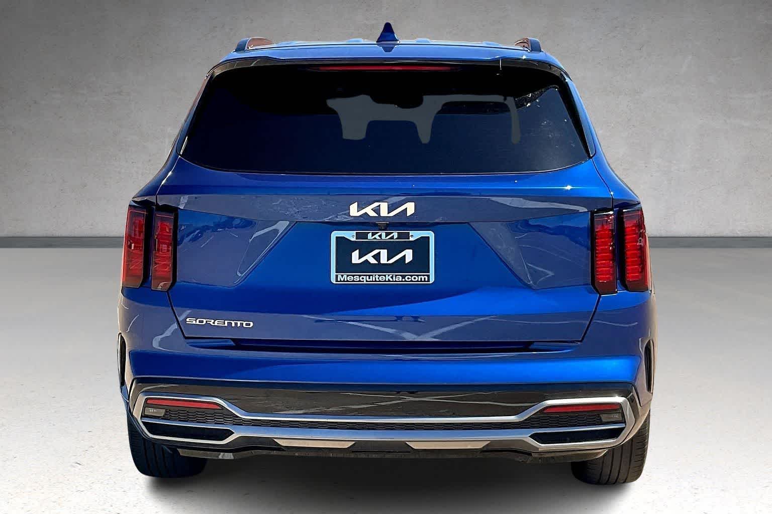 Thumbnail: 2023 Kia Sorento - 5