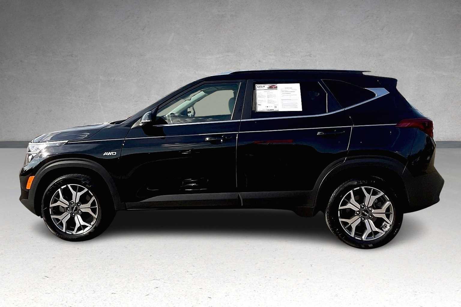 2022 Kia Seltos EX photo 2
