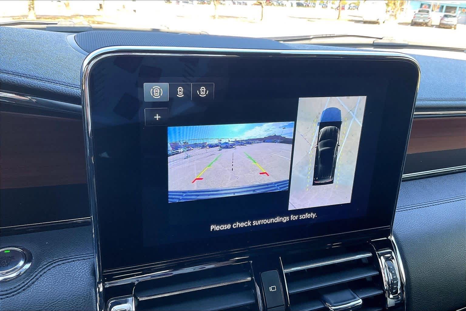 Thumbnail: 2021 Lincoln Navigator - 25