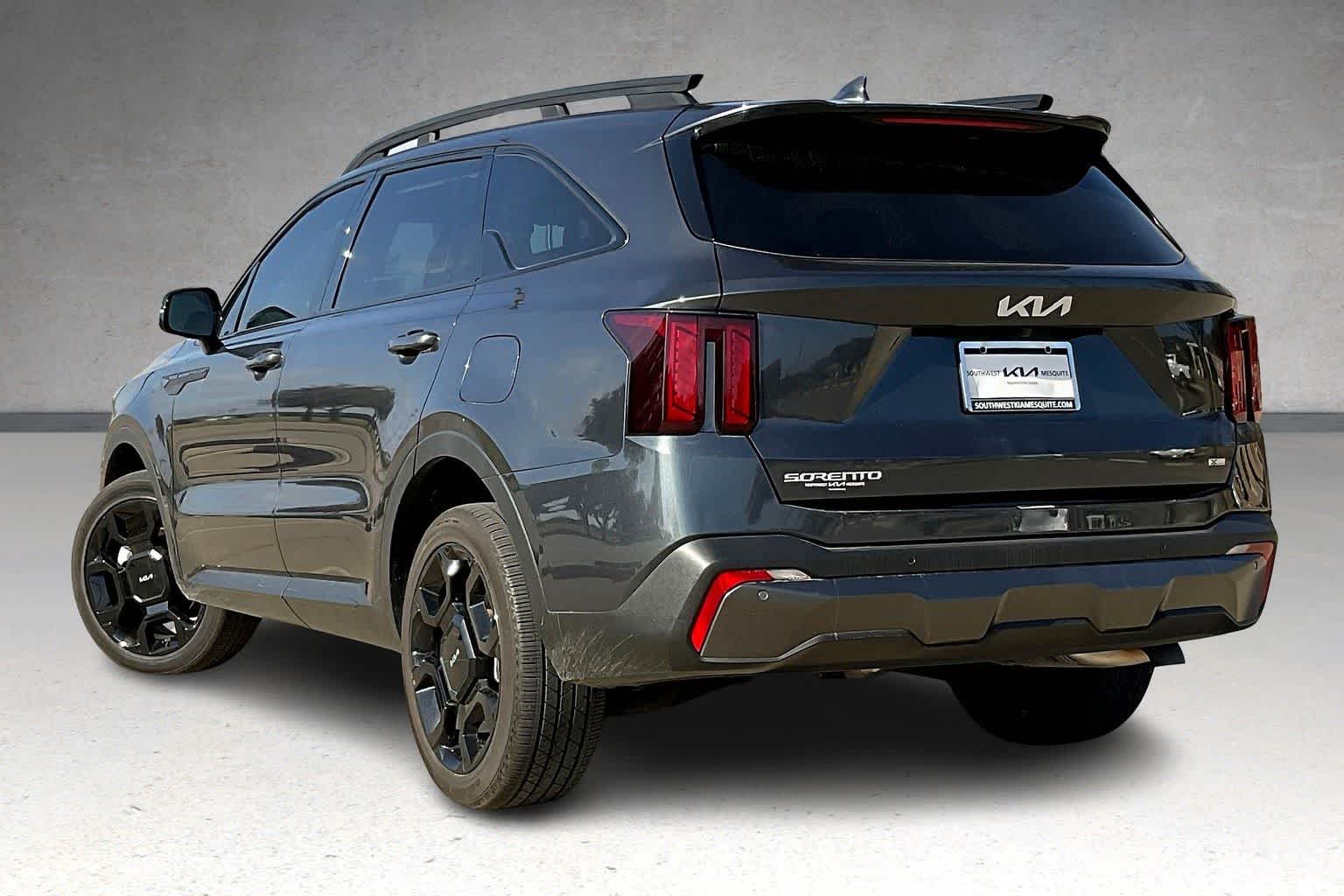 Thumbnail: 2024 Kia Sorento - 4
