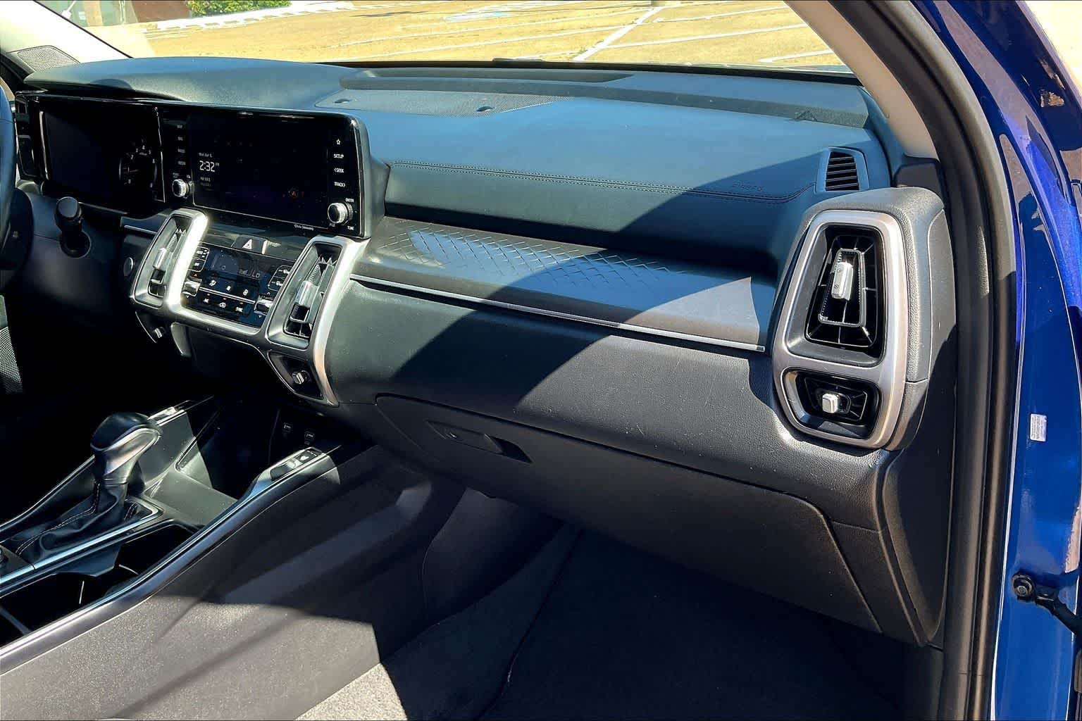 Thumbnail: 2023 Kia Sorento - 23