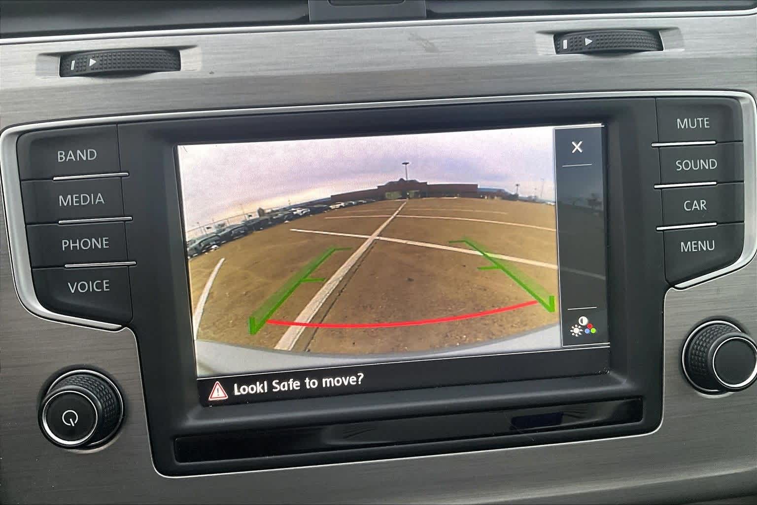 Thumbnail: 2016 Volkswagen Golf - 26