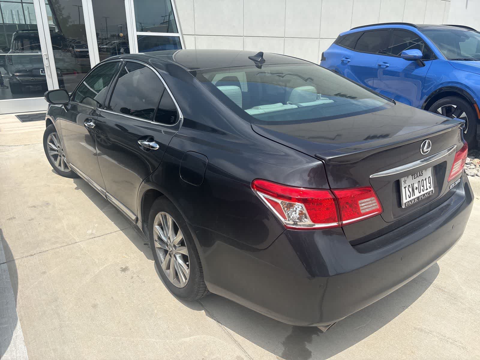 Thumbnail: 2011 Lexus ES - 10