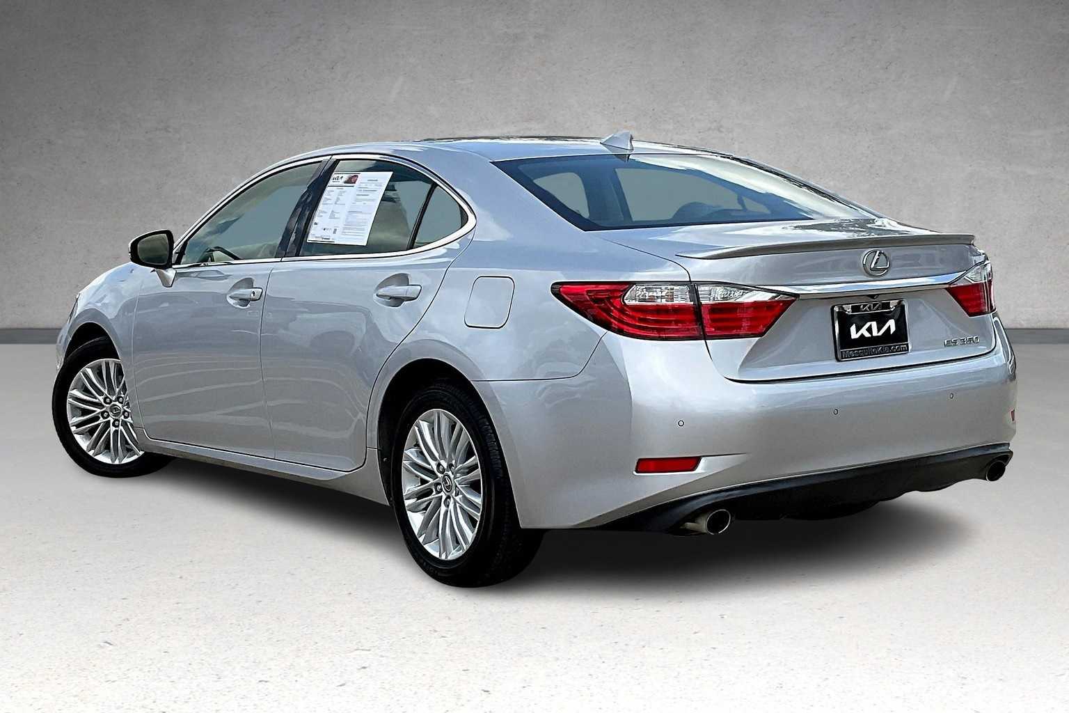 Thumbnail: 2015 Lexus ES - 4