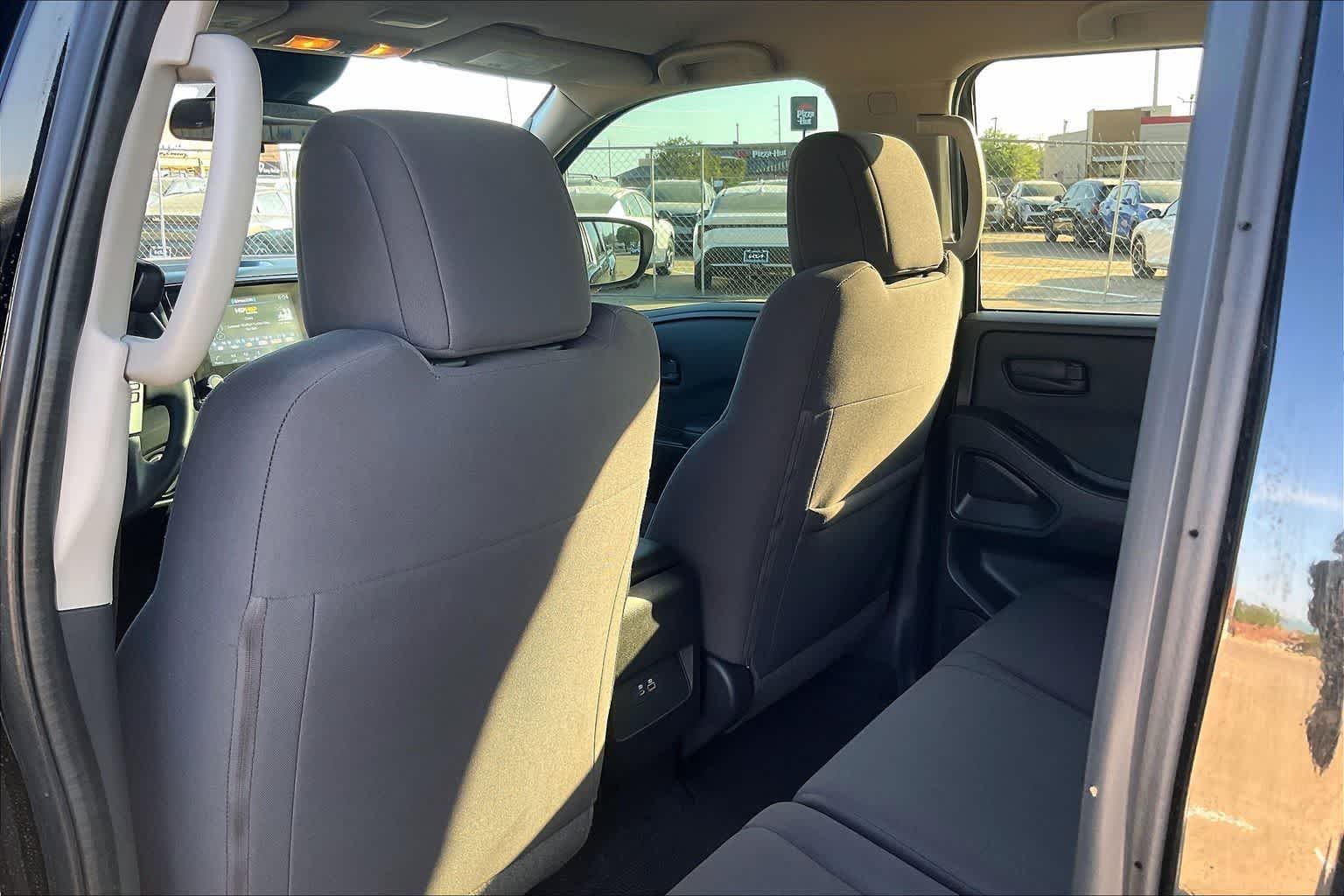 Thumbnail: 2022 Nissan Frontier - 12