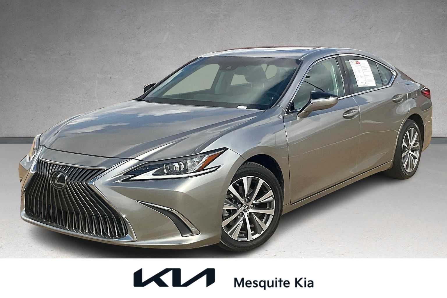 Thumbnail: 2020 Lexus ES - 1