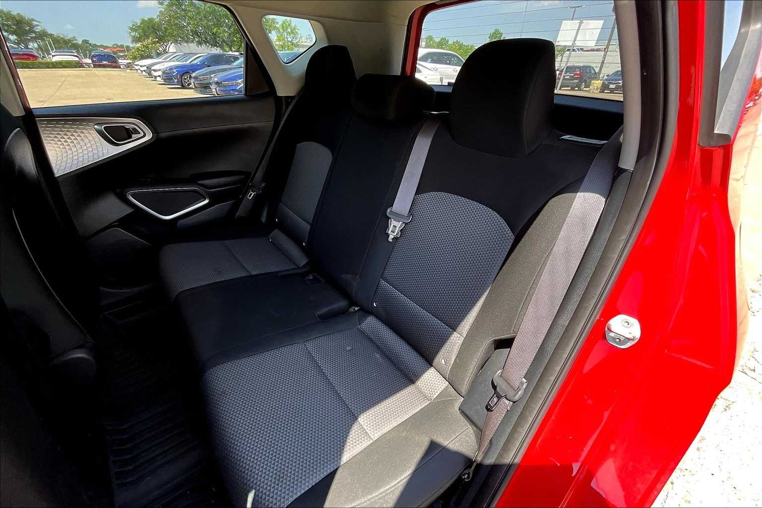 2021 Kia Soul LX 27