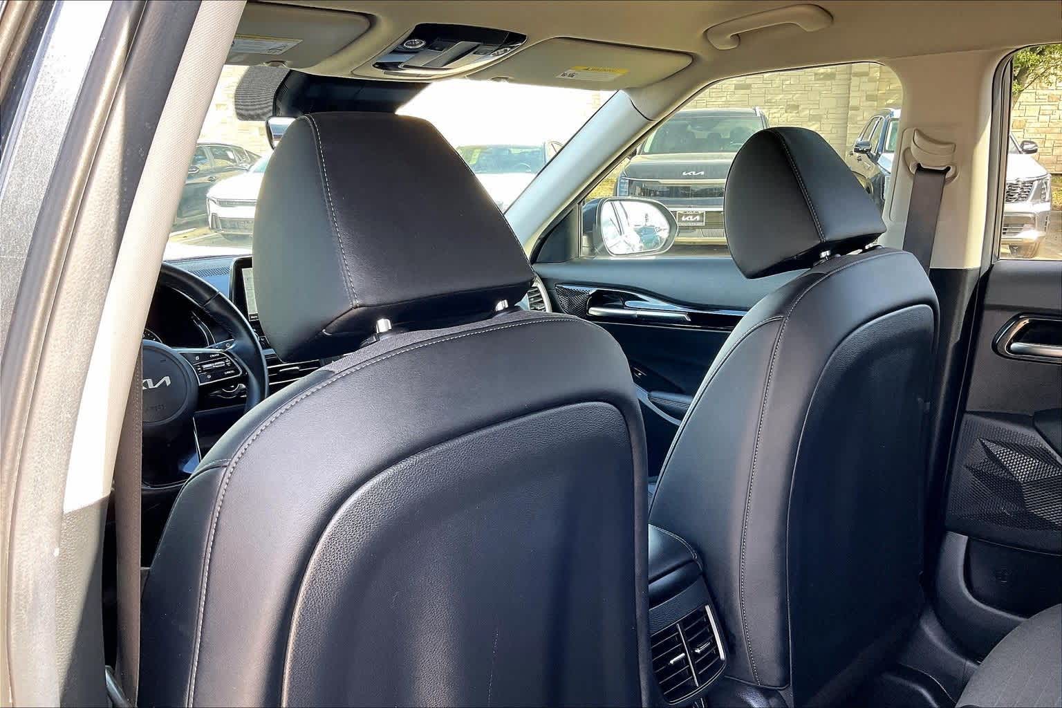 Thumbnail: 2023 Kia Seltos - 12