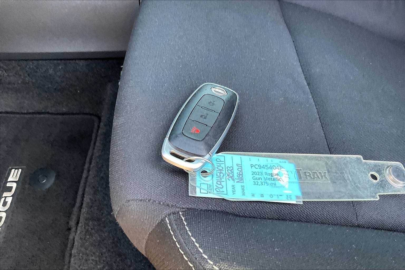 Thumbnail: 2023 Nissan Rogue - 18